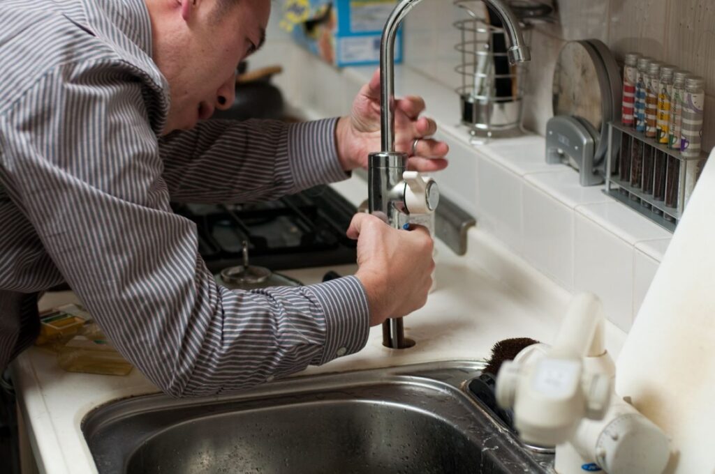 leaky tap in karori