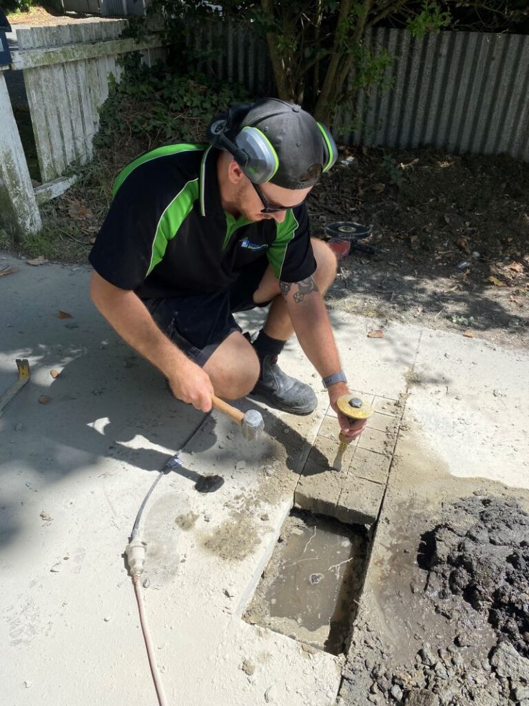 fixing burst pipe in Wanganui